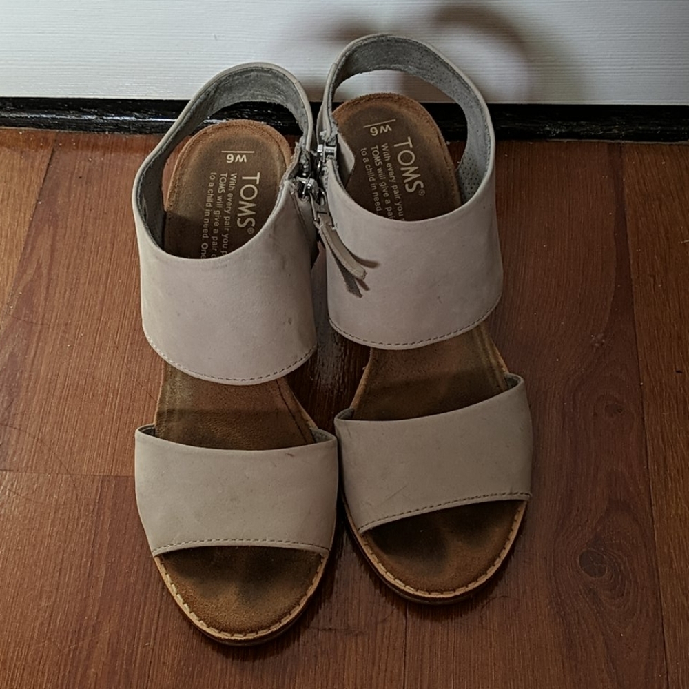 Toms Suede Majorca Cutout Sandal